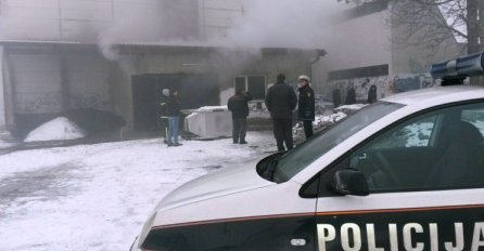Izbio požar u stanu na Alipašinom Polju - stanari evakuirani