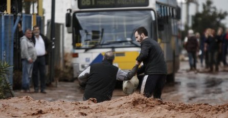 U poplavama u Grčkoj poginulo 14 osoba