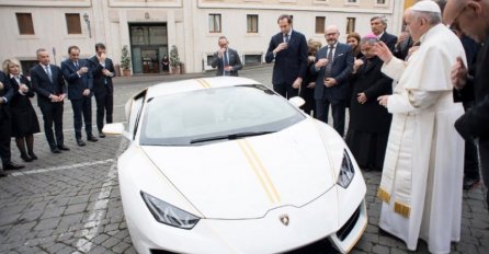 Papa Franjo prodaje skupocjeni Lamborghini Huracan: Evo gdje ide novac
