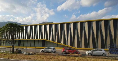 Maloljetnik zapalio policu u tržnom centru Bingo