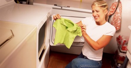 IPAK IMA NADE: Kako da spasite odjeću koja se 'pokupila' u pranju!