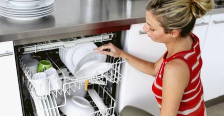 BUDITE OPREZNI: Evo šta ne smije u mašinu za suđe!