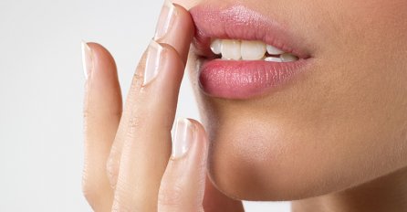 UBLAŽAVA BOL I UPALU: Ovo je domaći lijek za herpes na usnama