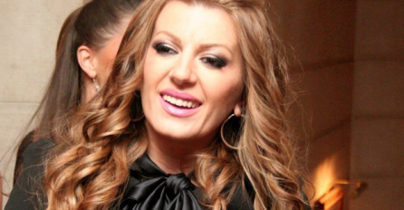 NIKO JE NIJE PREPOZNAO: Viki Miljković promjenila frizuru i prošetala bez trunčice šminke (FOTO)