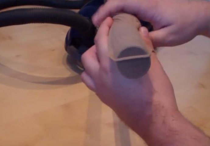 Navukao čarapu na usisivač: Genijalna caka koju ćete od sada uvijek koristiti! (VIDEO)