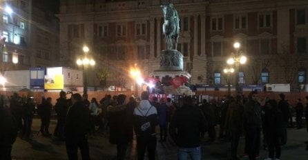 PROTEST U BEOGRADU ZBOG PRESUDE MLADIĆU: 'Junak, ne zločinac'