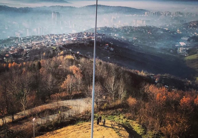 Sutra će se na jarbolu iznad Sarajeva zavijoriti najveća zastava BiH