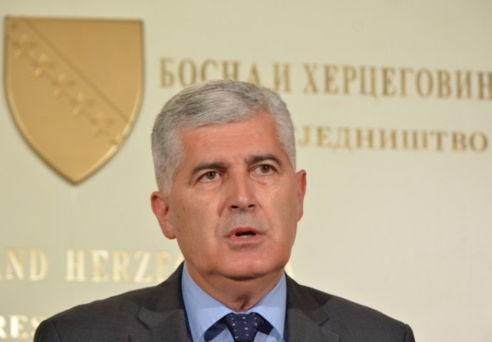 Čović: Porazne najave da BiH neće dobiti status kandidata prije 2019.