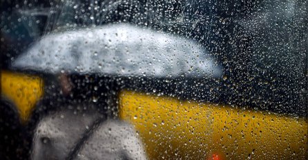 STANJE NA PUTEVIMA: Saobraća se po vlažnom ili mokrom kolovozu