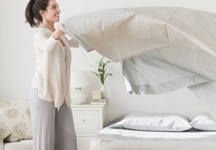 Da li znate zašto morate protresti posteljinu prije spavanja?!