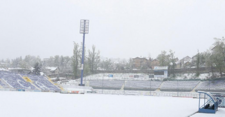 Snijeg zaustavio Bosnu, spriječio da se odigra najveći derbi Sarajeva (FOTO)