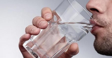 Ne biste vjerovali, ali pretjerani unos vode može da ostavi KOBNE POSLJEDICE