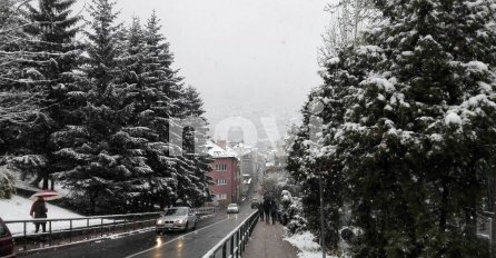 Snježno jutro u Sarajevu (FOTO)