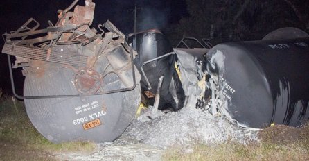 SAD: Na Floridi iskočio iz šina voz koji je prevozio rastaljeni sumpor