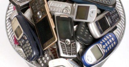 Današnji ''pametni telefoni'' samo što ne jedu za nas, ali znate li kako je izgledao prvi mobitel ikada?