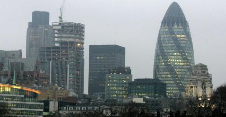 NA LICU MJESTA POLICIJA: Ponovo panika u Londonu, potpuna blokada