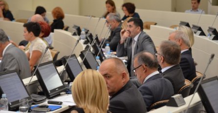 Pauza u zasjedanju Predstavničkog doma, nedostaju predstavnici hrvatskog naroda