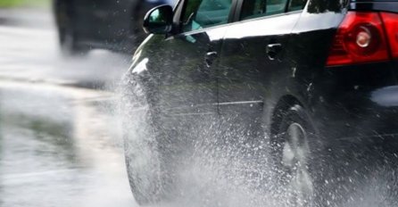 Kolovoz mokar ili vlažan, oprez na poledicu