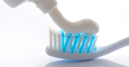 Upozorenje: Ako koristite ovu pastu za zube, ODMAH JE BACITE!