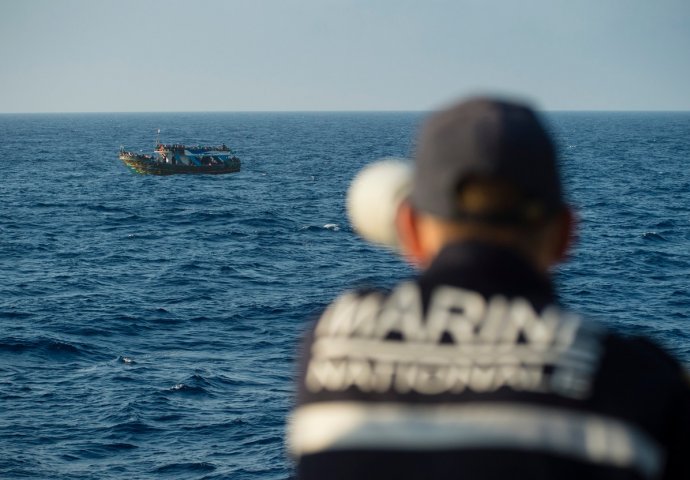 Iz mora nakon potonuća čamca izvučena tijela trojice migranata