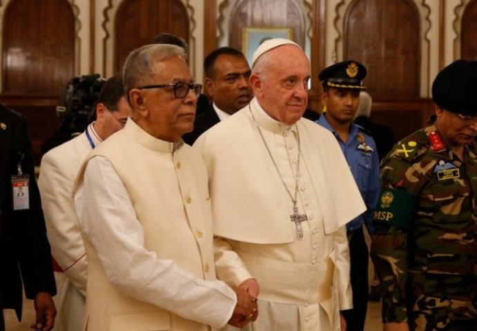 Papa u Bangladešu zatražio mjere za rješavanje krize izbjeglica iz Mijanmara