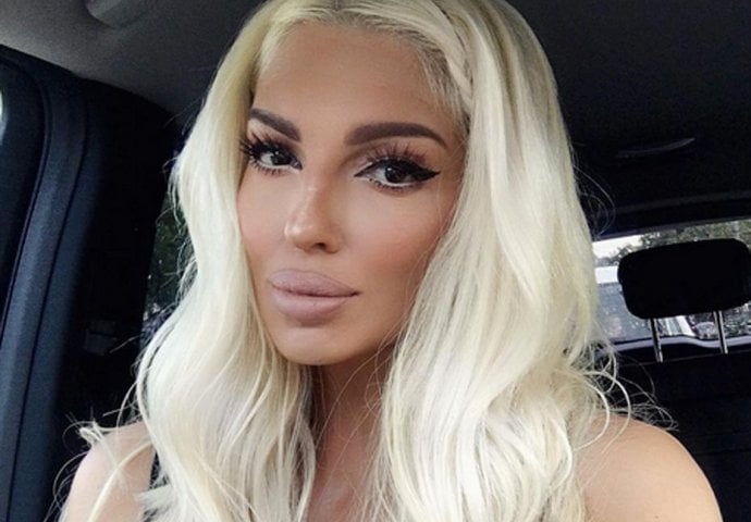 NA FOTOŠOPIRANIM FOTOGRAFIJAMA JE BOMBA, a pogledajte kako JELENA KARLEUŠA zaista izgleda!