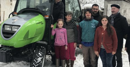 Ministar Ramić i muftija Pitić u Rogatici: Porodica Herceglija dobila i traktor