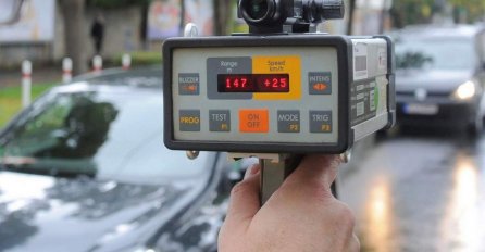 ANKETA: Da li bi trebalo povećati kazne za prekoračenje brzine?