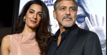 OVO SMO ČEKALI: Amal i George Clooney prvi put u javnosti sa blizancima! (FOTO)