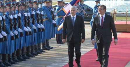 Vučić dočekao članove Predsjedništva BiH uz najviše počasti