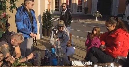 ŽESTOKA SVAĐA KIJE I SLOBE: Sram te bilo, idi kod mame na vaspitavanje! (VIDEO)