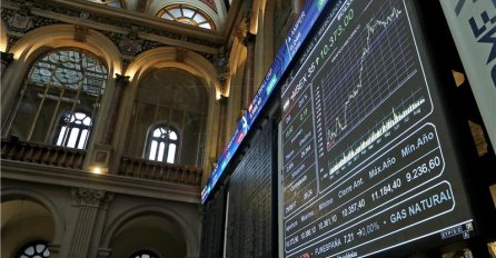 Azijski ulagači oprezni zbog pada cijena sirovina, dolar ojačao