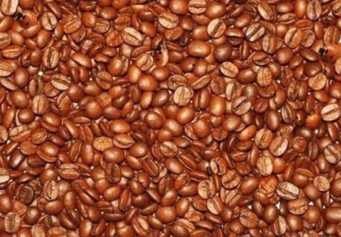 IMATE SAMO PAR SEKUNDI DA PRONAĐATE OVO: Među zrncima kafe krije se 6 detalja! Vidite li ih?