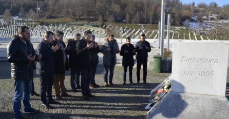 Efendić, Hadžibajrić i Ajnadžić u Srebrenici sa aktivistima Pokreta 'Odgovor'