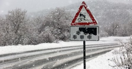 OPREZ NA CESTAMA: Snijega ima baš svugdje, zimski uvjeti čak i na ovom području