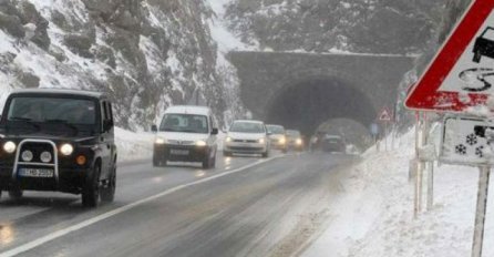 Savjetuje se pojačan oprez: U BiH usporen saobraćaj zbog snijega, IZDVAJAJU SE OVI PUTNI PRAVCI