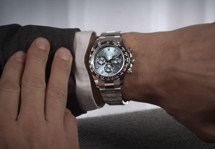 Da li ste se ikada pitali zašto nosimo sat na lijevoj ruci? ODGOVOR JE LOGIČNIJI NEGO ŠTO MISLITE!