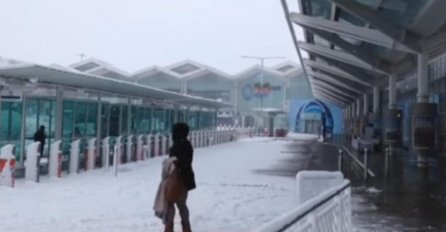 SNIJEG OKOVAO EVROPU: Otkazani letovi, na snazi narandžasto upozorenje!