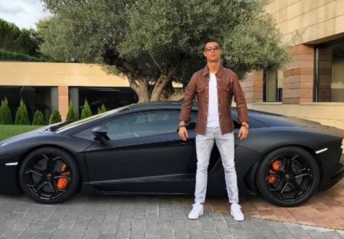 LUKSUZ BEZ GRANICA: Pogledajte u kojim automobilima se vozi Cristiano Ronaldo (VIDEO)