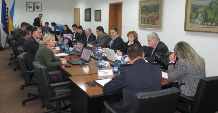 Od 2018. budžetskim korisnicima u TK plate veće za 6,5 posto 