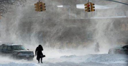 MEĆAVA NAPRAVILA HAOS U CIJELOJ ZEMLJI: Otkazani letovi, saobraćaj u kolapsu