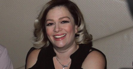 PRIJE DVIJE GODINE JE IMALA DVA SRČANA UDARA I BORILA SE SA VIŠKOM KILOGRAMA: Ivana Peters je sada drastično smršala, nećete vjerovati svojim očima (FOTO)