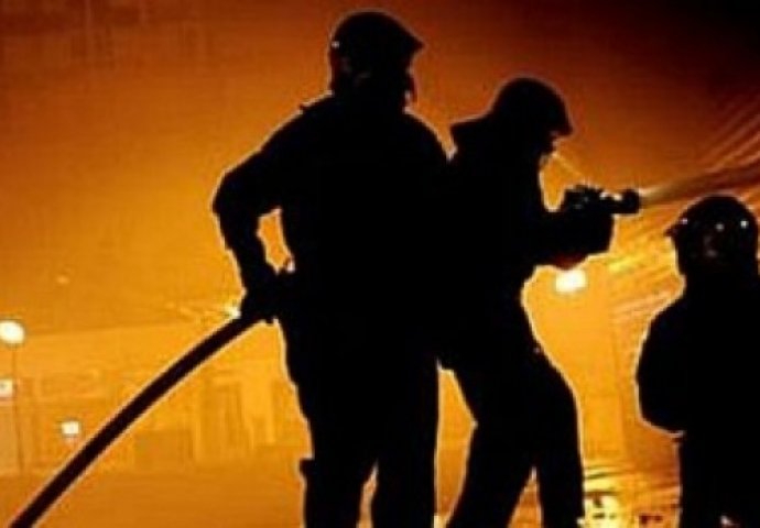 Gore stanovi u Sarajevu: Vatrogasne ekipe su na mjestu događaja, nije poznato ima li povrijeđenih