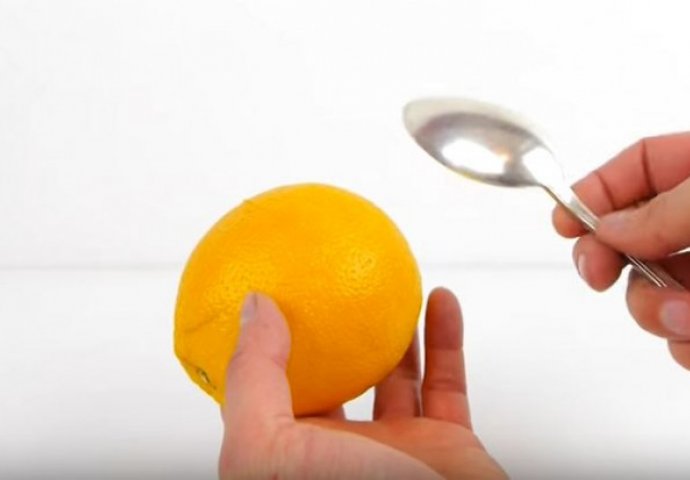 Uzela je kašiku i naranču i učinila potez koji je potom prešao u naviku (VIDEO)