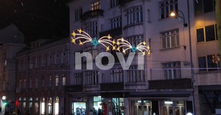 FOTO DANA: Od večeras u funkciji novogodišnja dekoracija sarajevskih ulica