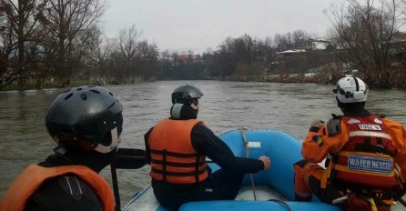 JUTROS U BIH ZAPOČELA NAJVEĆA POTRAGA ZA NESTALOM OSOBOM: Helikopter, ronioci, psi tragači i 800 osoba traži Mulića