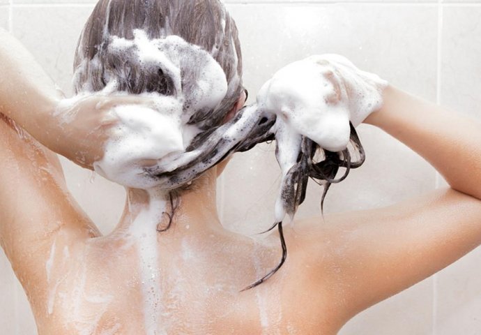 Cijeli život ga koristite POGREŠNO: Evo kada se stavlja regenerator prilikom pranja kose!