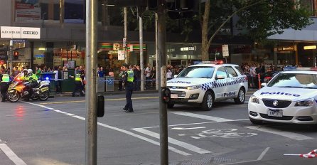Autom se zabio među pješake u Melbourneu, ima povrijeđenih