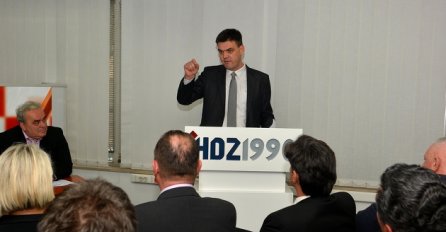 Predsjedništvo HDZ-a 1990 poziva na dosljedan odnos prema Hrvatima u BiH