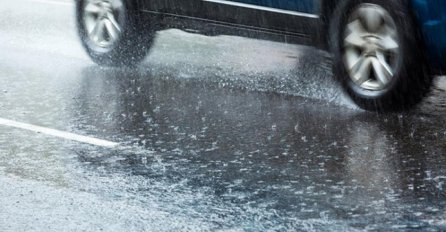 STANJE NA PUTEVIMA: Zbog niskih temperatura moguće formiranje poledice na kolovozu